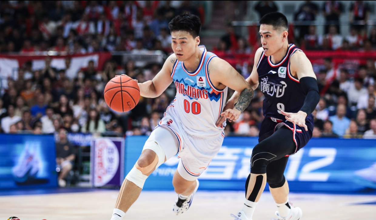 风云突变费耶诺德关键时刻单刀错失；CBA季后赛版图或变；质疑声仍在；数据趋势出现新变化的简单介绍