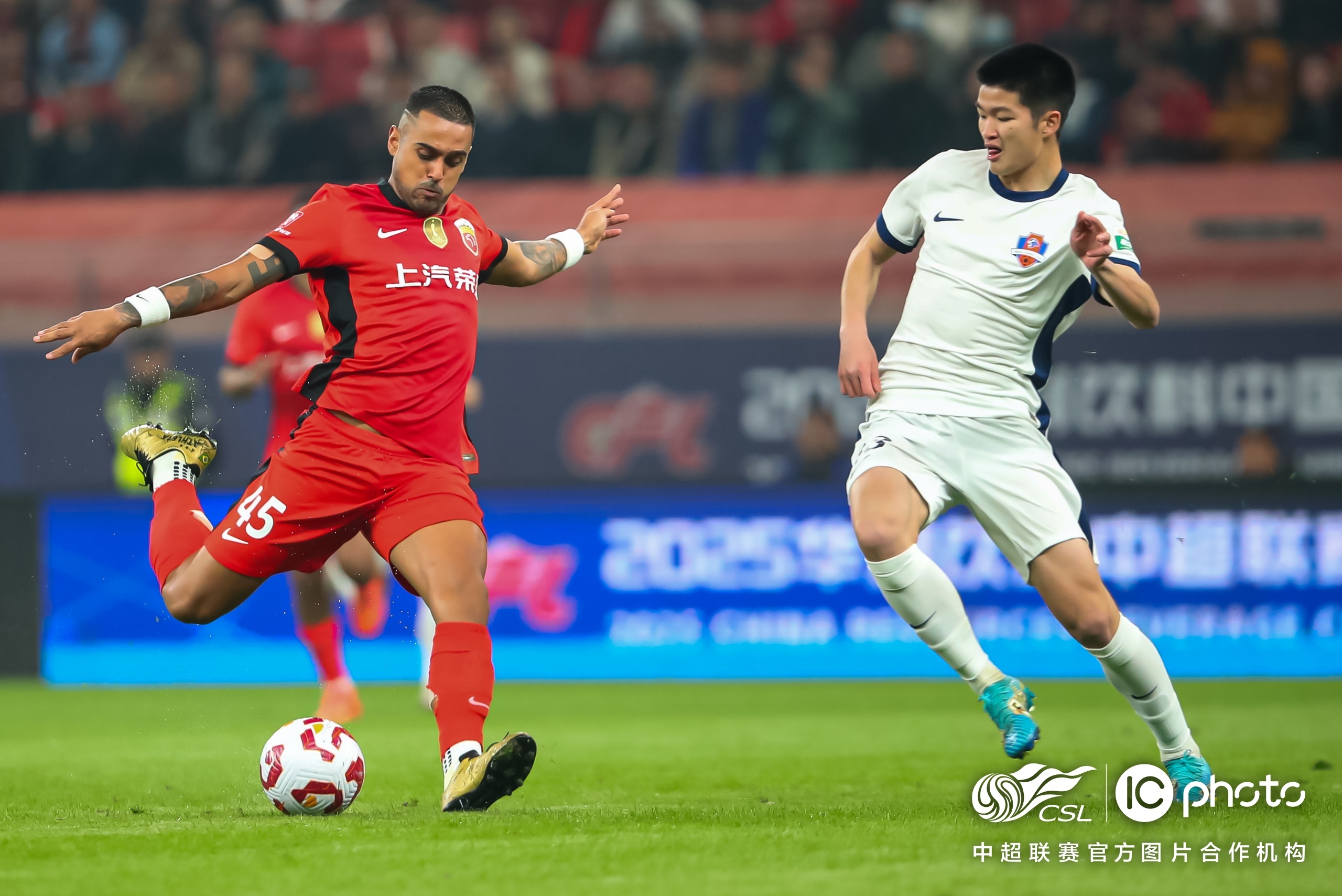 上海海港迎国王杯关键赛；今晨临场应变；赛场秩序良好；团队化学反应显著(蓝桥杯是什么级别的比赛)