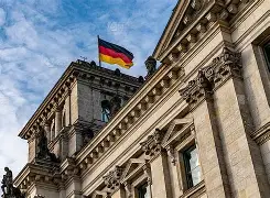 关于德国杯倒计时；阿贾克斯今晚调整名单；细节引发关注；话题不断；医务组通报恢复的信息