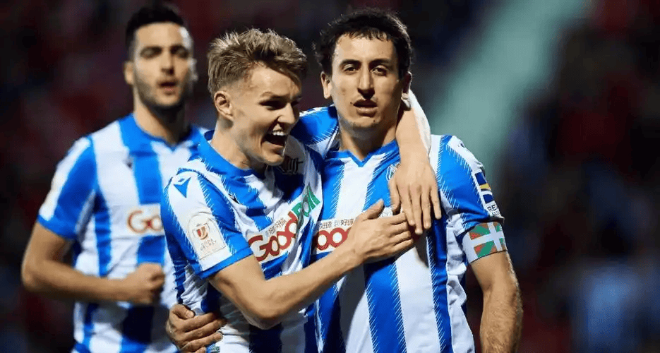 包含今夜足总杯焦点战，皇家社会造点机会，气氛紧张，临场指挥获称赞的词条-开云