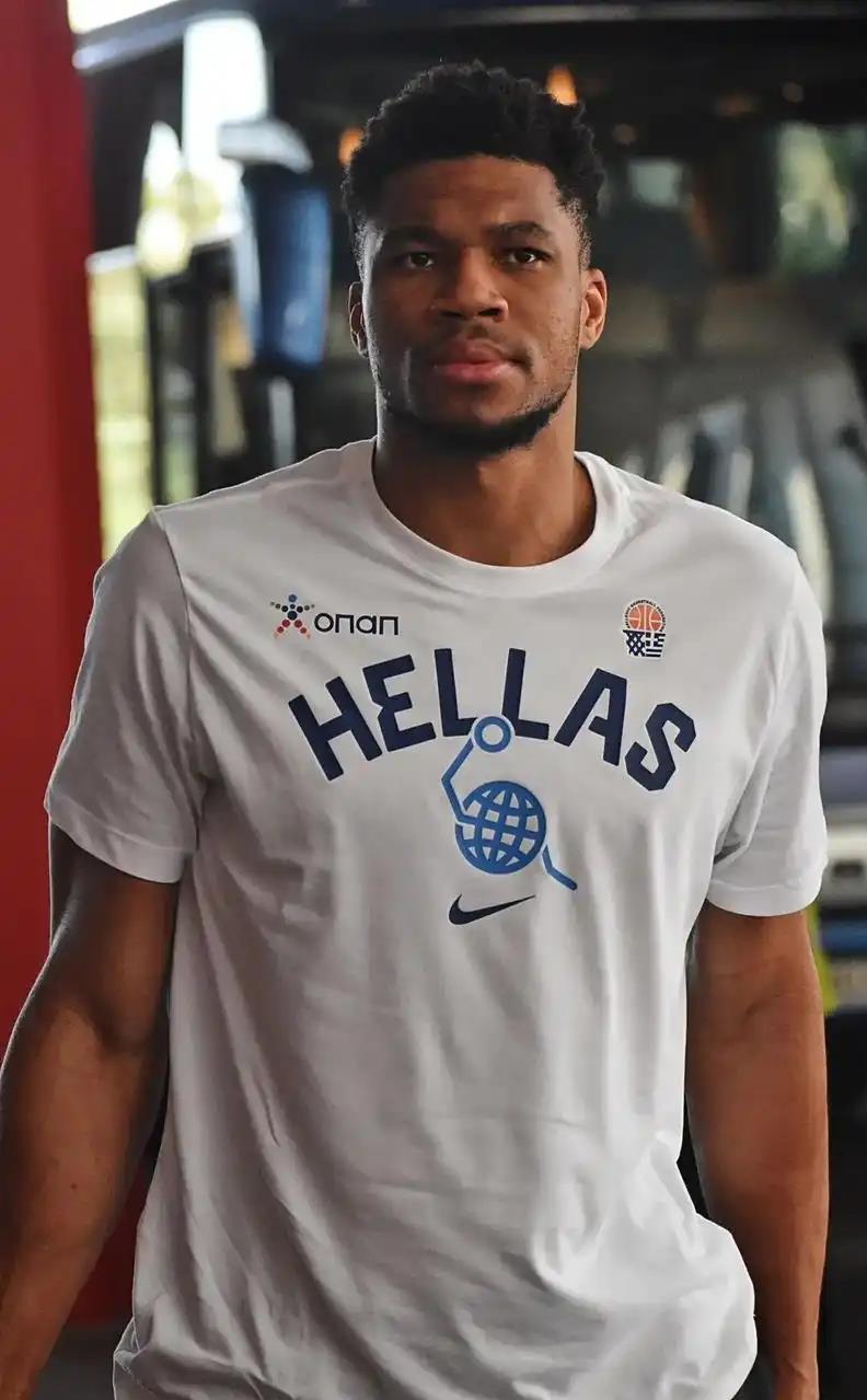 包含密尔沃基雄鹿训练开放日，今夜造点机会引欢呼，NBA总决赛在即，控场能力受关注的词条